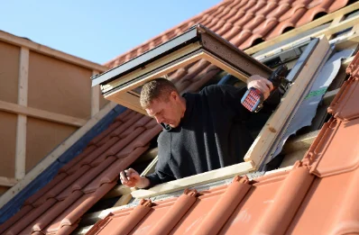 Pose de fenêtres de toit Velux à Usson
